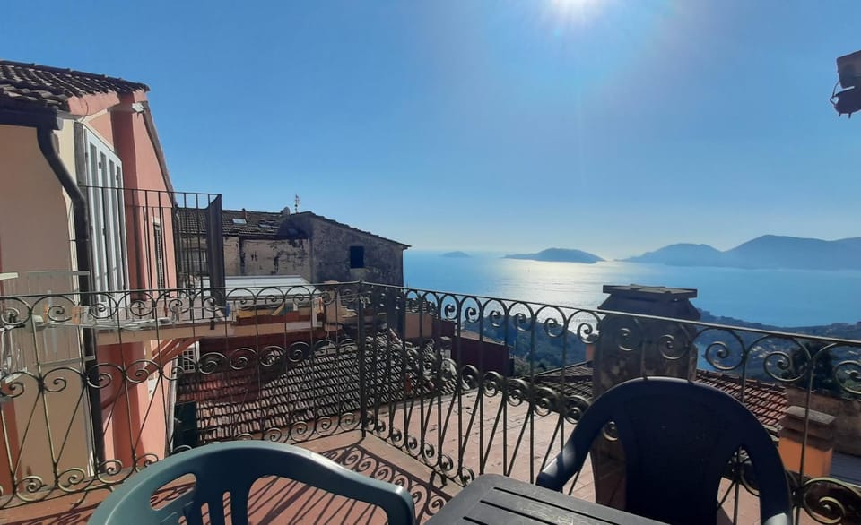 La Serra, Tipica terratetto ligure affacciata sul Golfo dei Poeti Apartment in Lerici