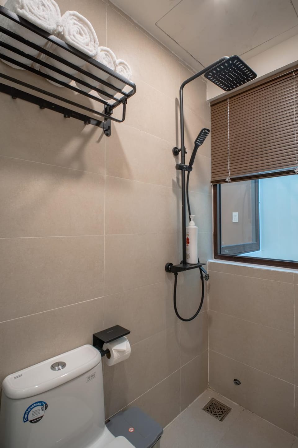 Shower, Bathroom, Internal: Not applicable to any particular room