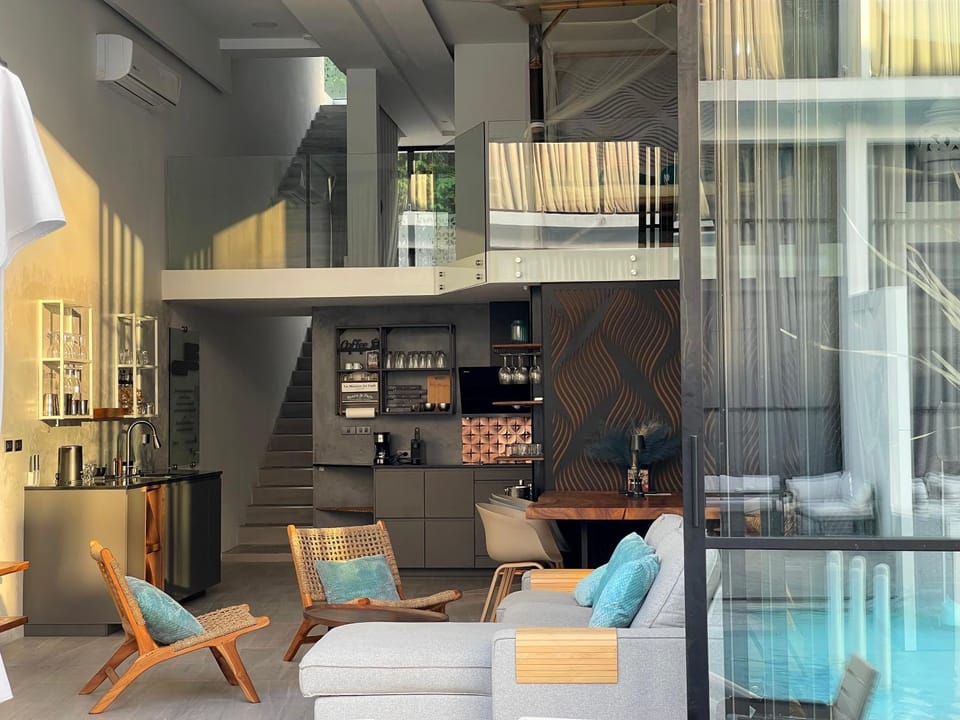 Kitchen or kitchenette, Living room, Seating area