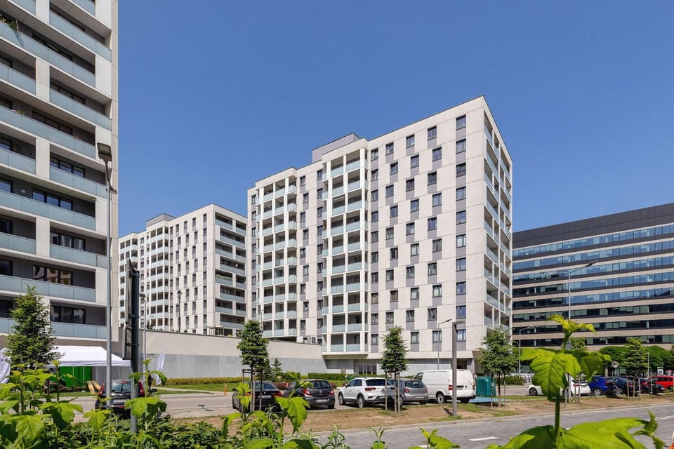 Property building, Neighbourhood