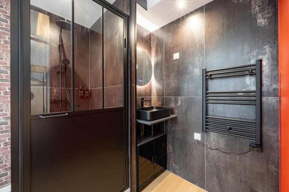 Air Nomad • San Francisco Apartment in Valenciennes