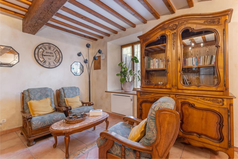 Property building, Living room