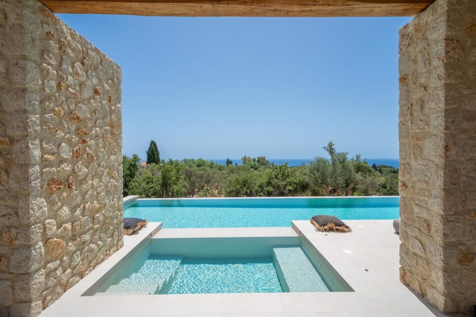 Day, Natural landscape, Pool view, Sea view, Swimming pool, sunbed