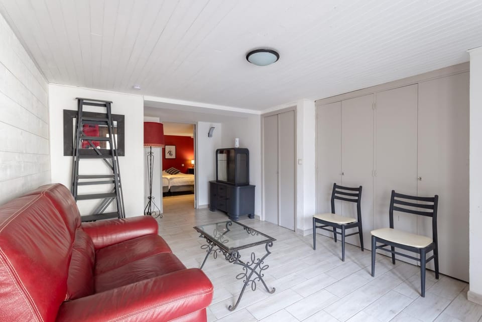 Property building, Living room