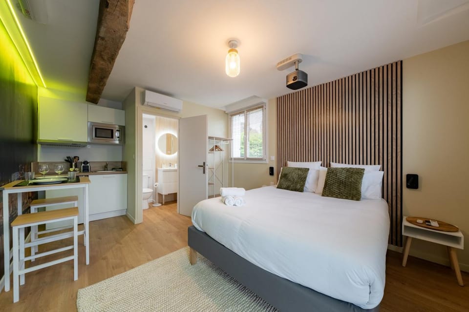 Air Nomad • Stockholm Apartment in Valenciennes