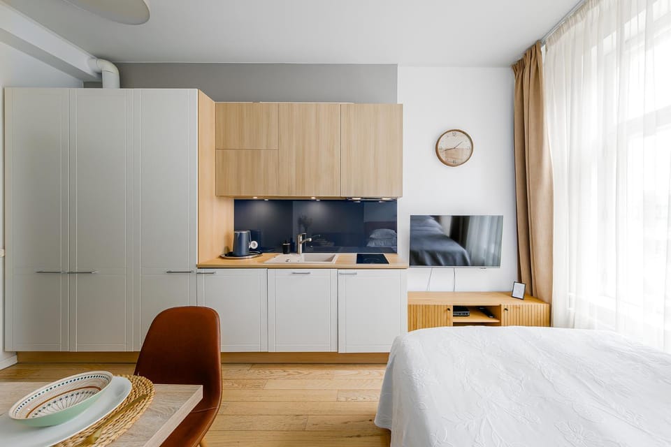 TV and multimedia, Kitchen or kitchenette, wardrobe