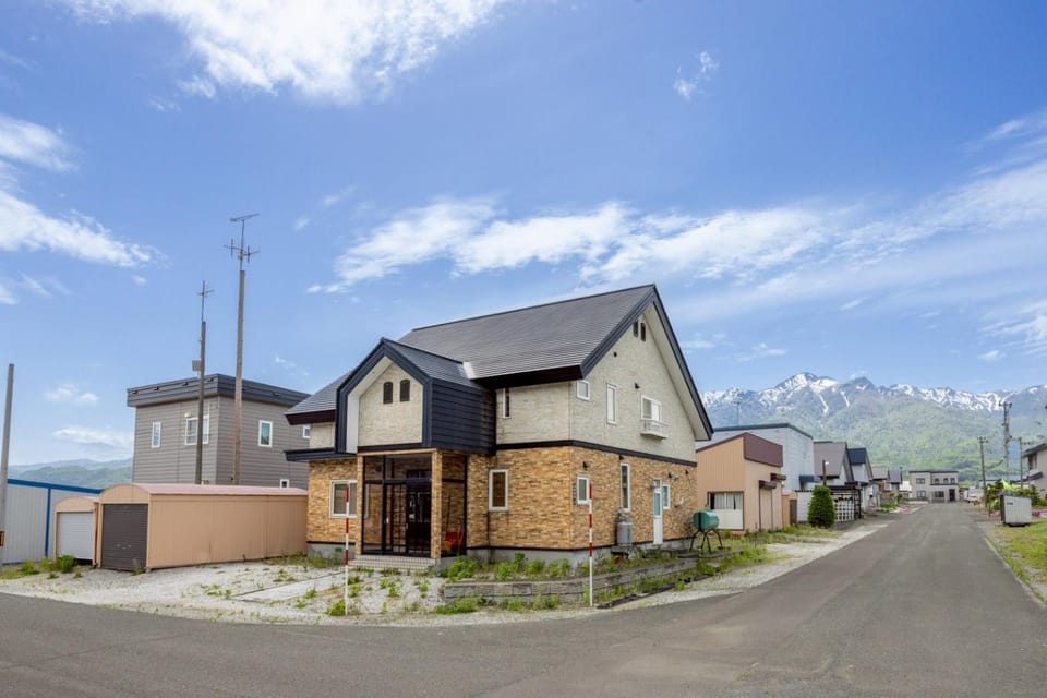 山の家 富良野の静かなエリアにある2リビングの広々一棟貸切ハウス Villa in Furano