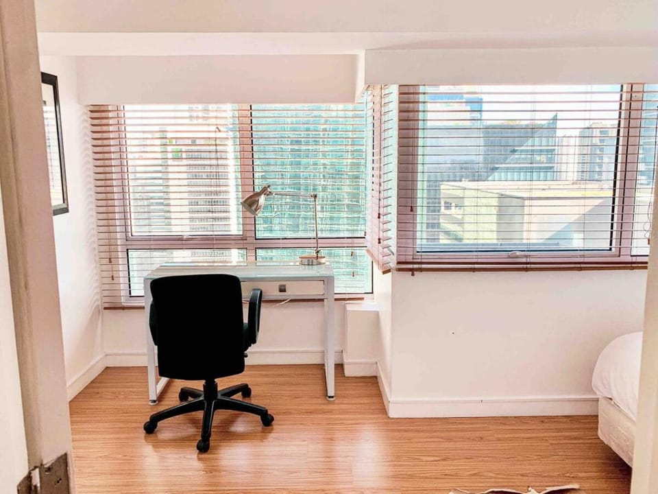 2BR Condo w Pool Loft at Fort Victoria BGC Taguig Apartment in Makati