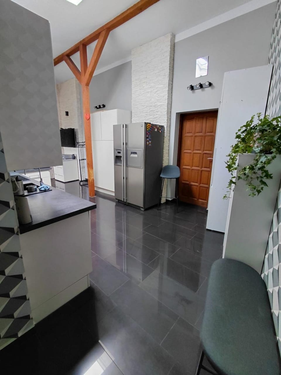 Kitchen or kitchenette, oven