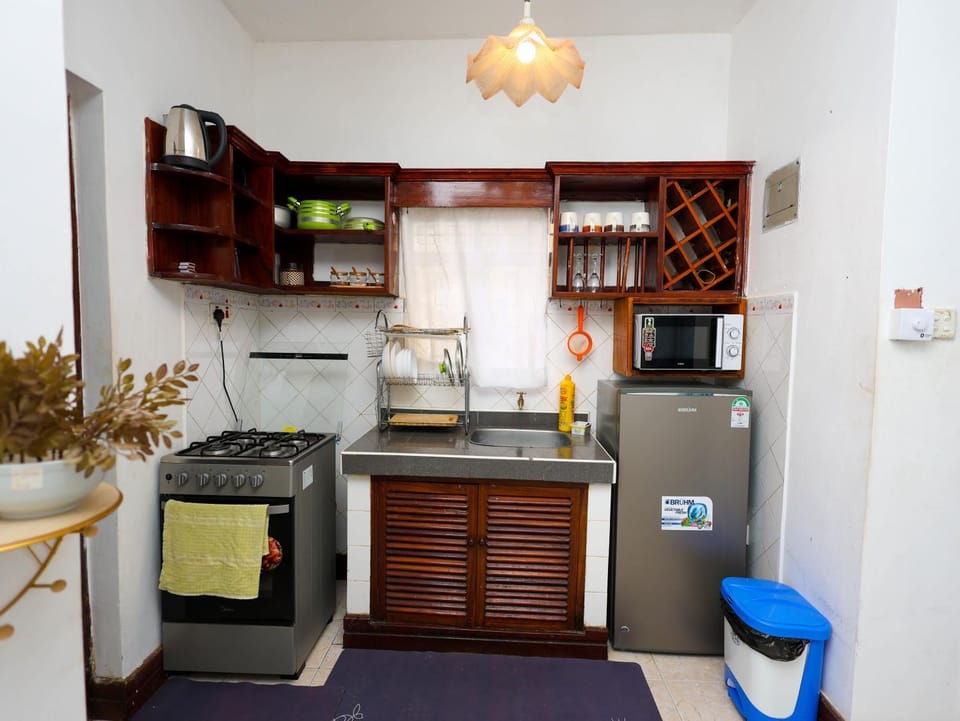 Kitchen or kitchenette, kitchen, kitchen