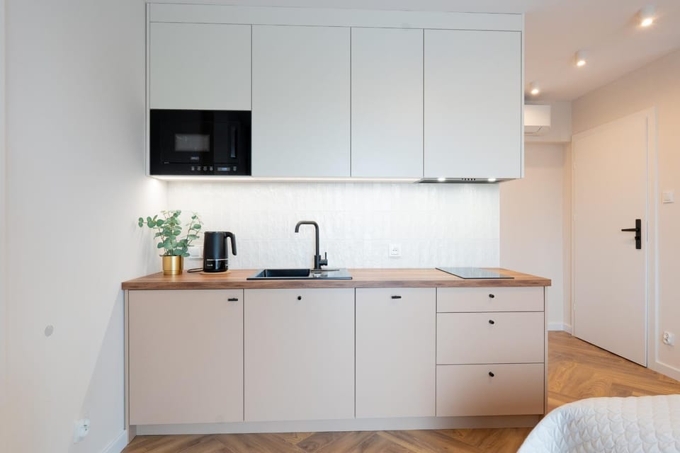 Rose Studio Ursynow King Bed Terrace AC Apartment in Warsaw