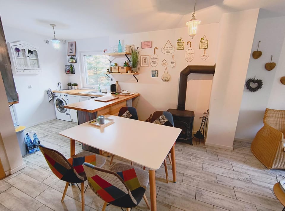 Uroczy domek z dużym ogrodem i tarasem, blisko jeziora, cisza i spokój House in Poland