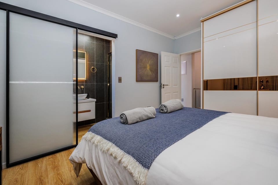 Bedroom, wardrobe