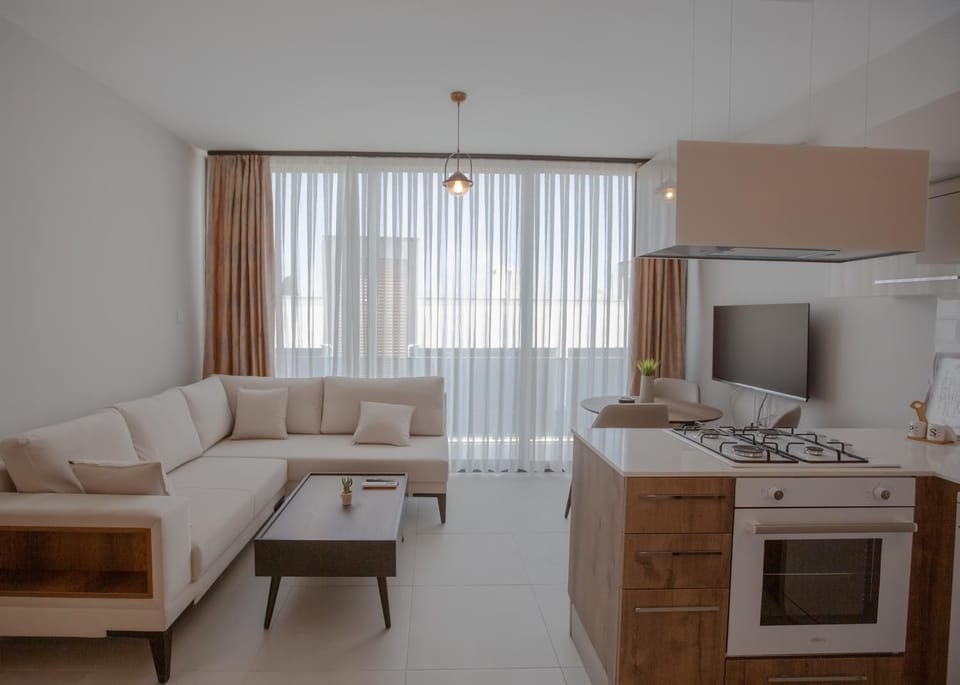 Kitchen or kitchenette, Living room, Seating area, Dining area, oven, stove
