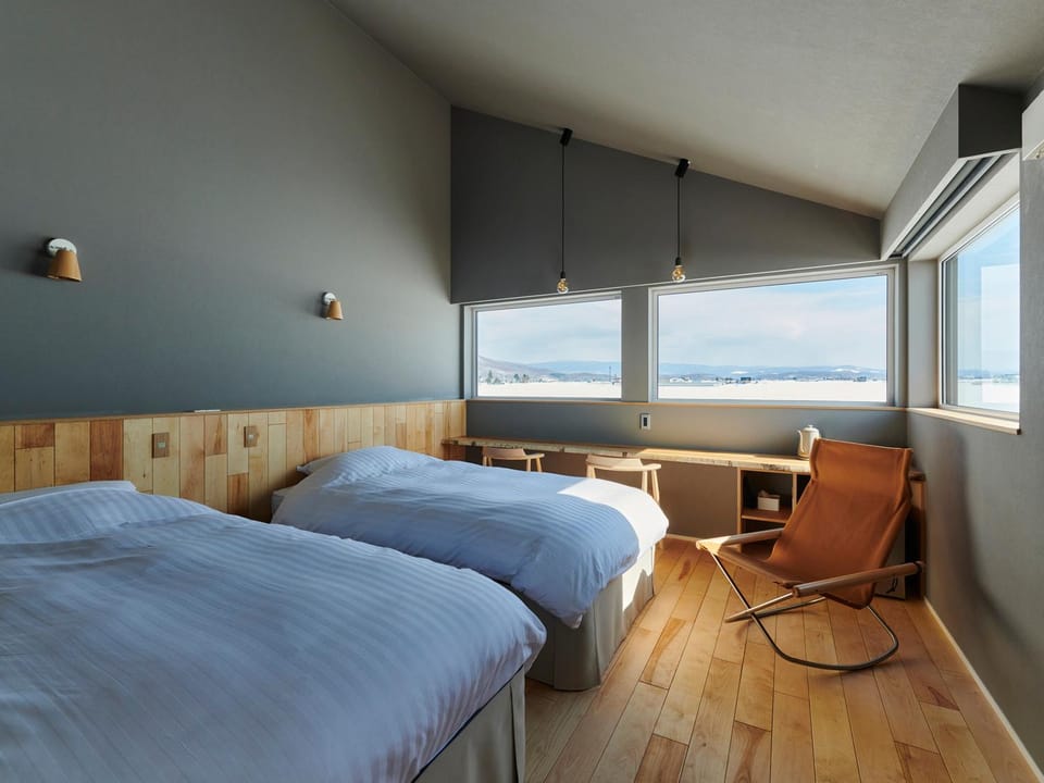 Photo of the whole room, Bedroom