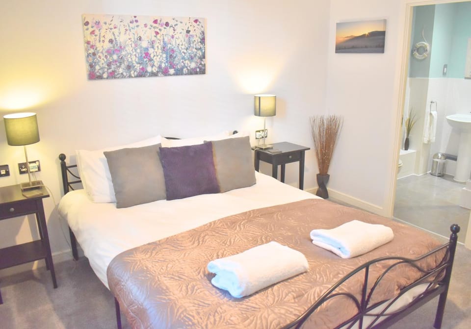 Bed, Bathroom, Bedroom