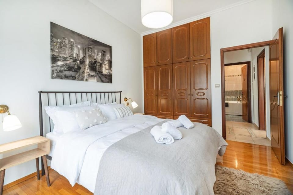 Luxury, entire, 2-10 person apartment in ilioupoli Apartment in South Athens