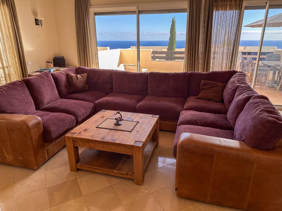Living room, Sea view