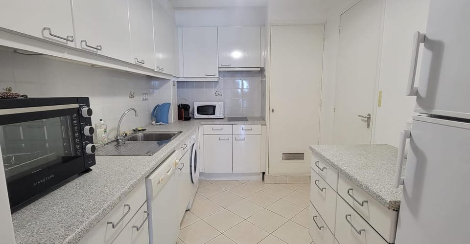 Apartment with terrace at the foot of the beach Apartment in Saint-Raphael