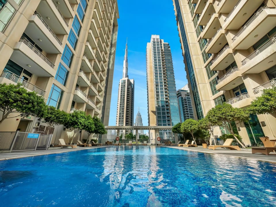 Property building, Day, City view, Pool view, Swimming pool, Location, sunbed