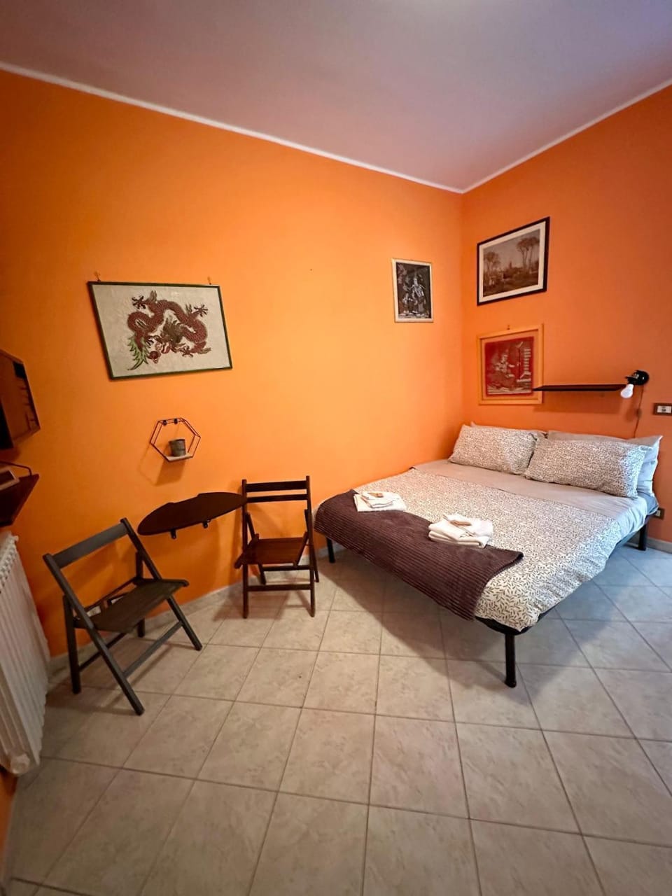 Bed, Photo of the whole room