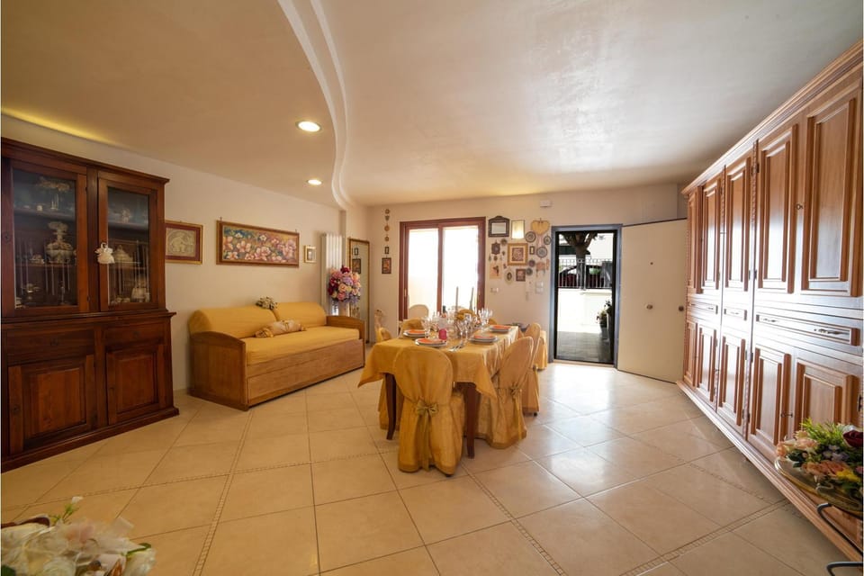 Living room, Dining area, Dining area
