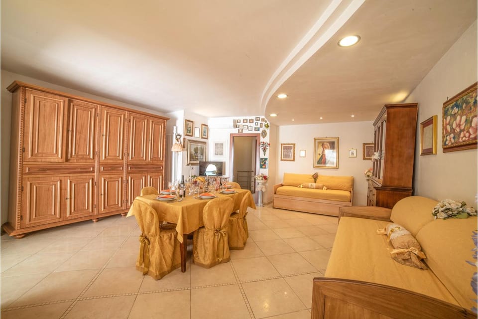 Living room, Living room, Dining area