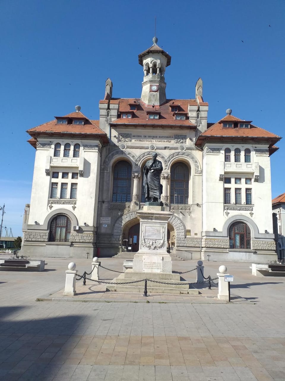 Nearby landmark, Neighbourhood
