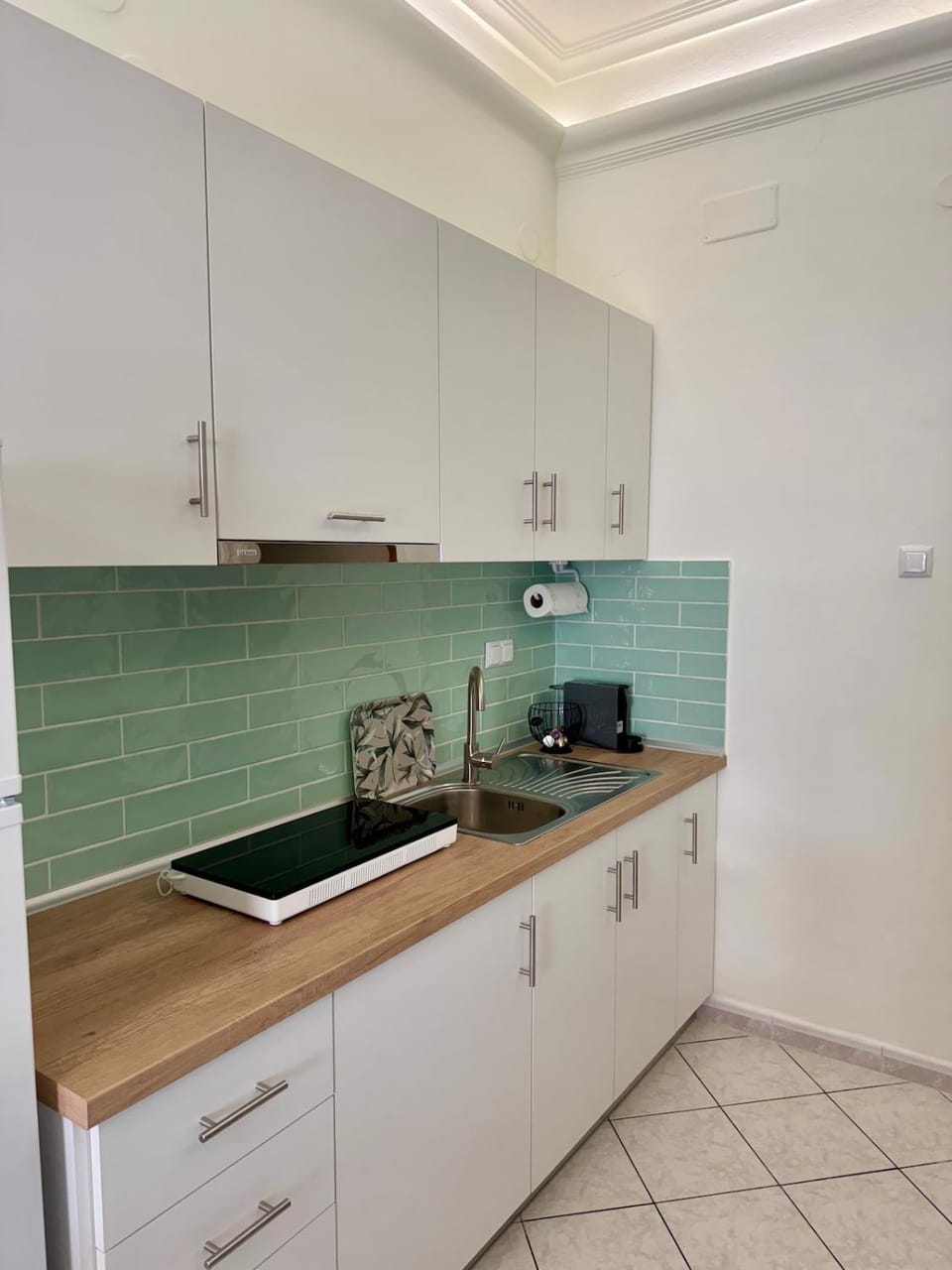 Kitchen or kitchenette, stove