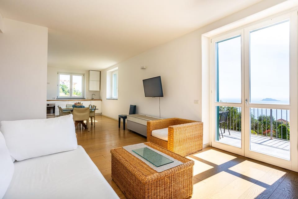 TV and multimedia, Balcony/Terrace, Living room, Sea view