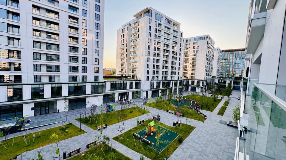 Neighbourhood, Natural landscape, Street view, Location