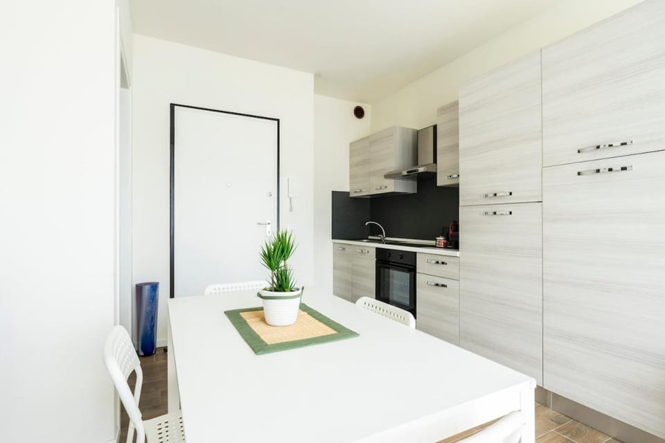 Kitchen or kitchenette, oven, stove