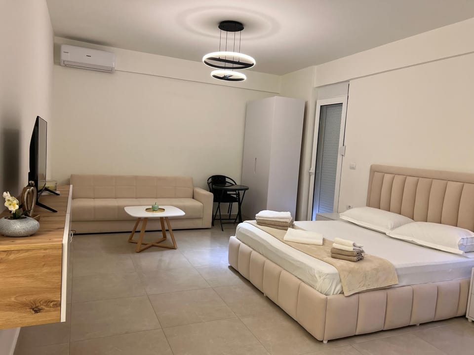 Isufi Modern Studio Apartment in Sarandë