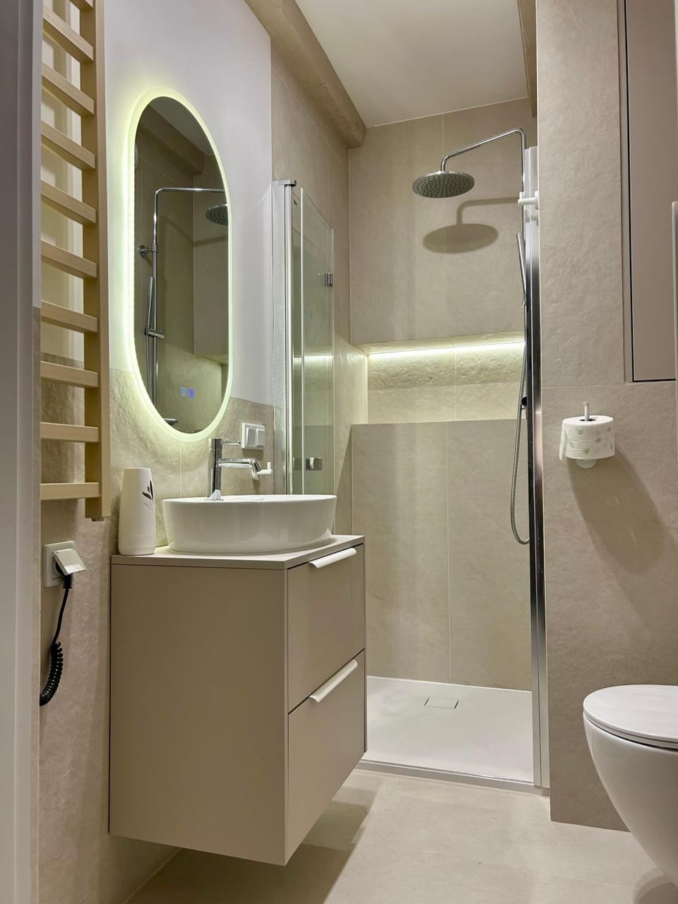 Toilet, Bathroom, towels