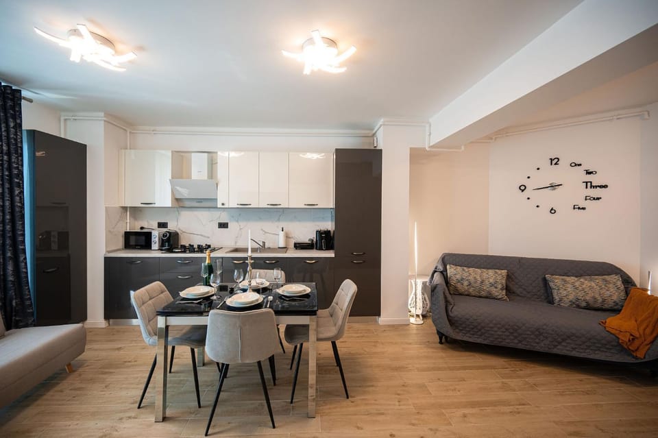 Ricky Apartment in Infinity Spa & Pool Apartment in Constanța County