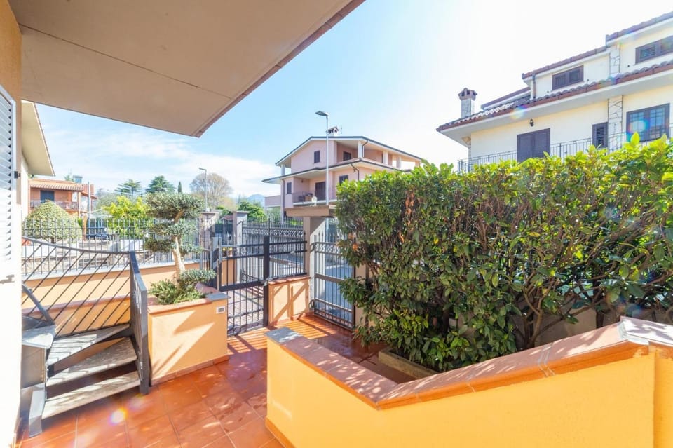Quiet street view, Inner courtyard view