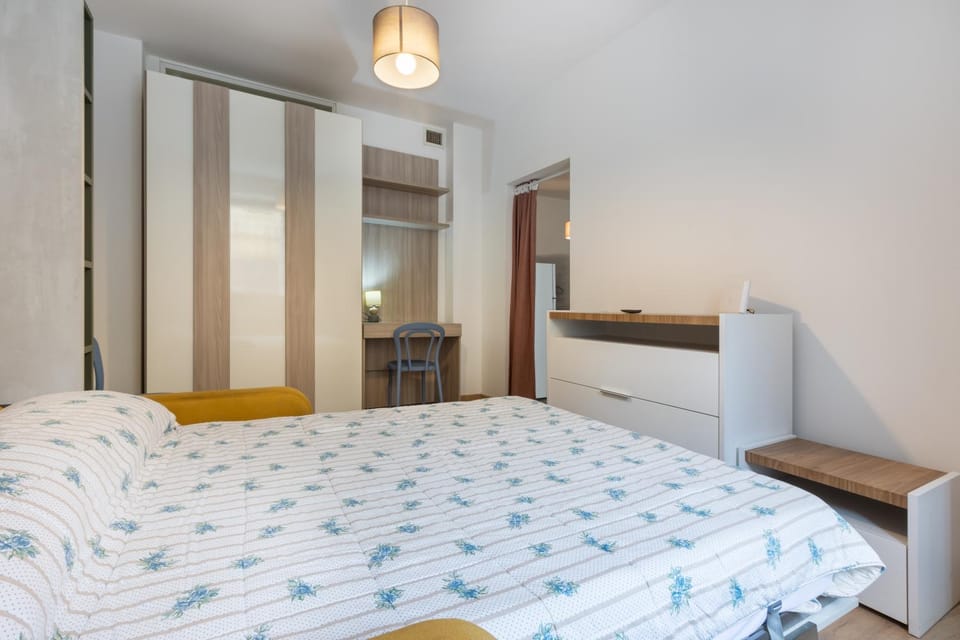 Bed, Photo of the whole room, Bedroom, wardrobe