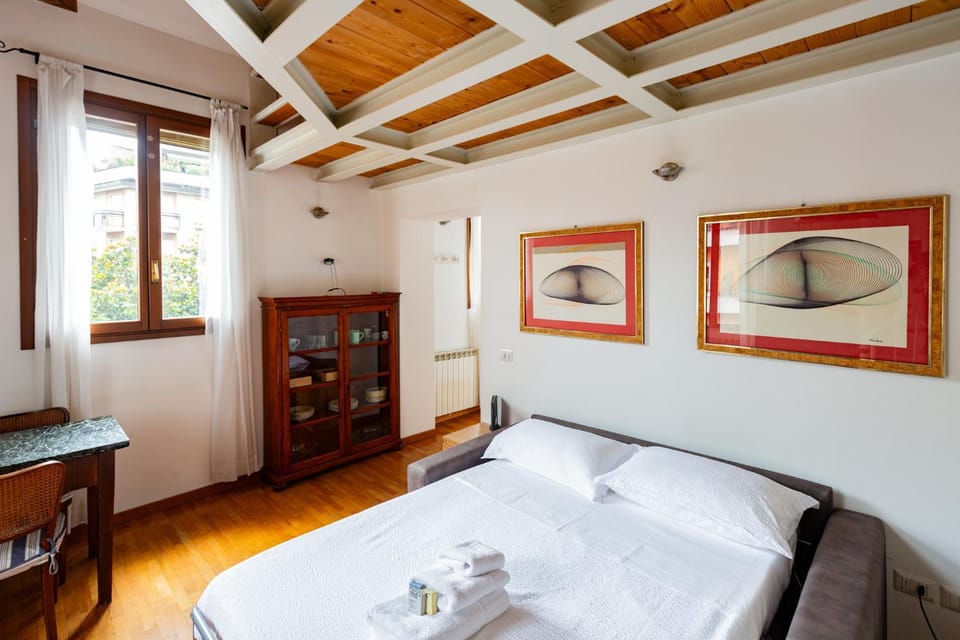 Bed, Living room, Seating area