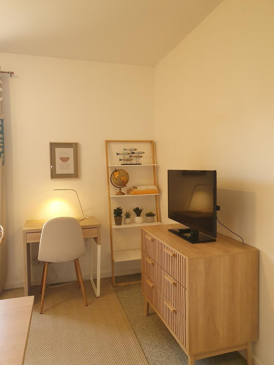TV and multimedia, Seating area