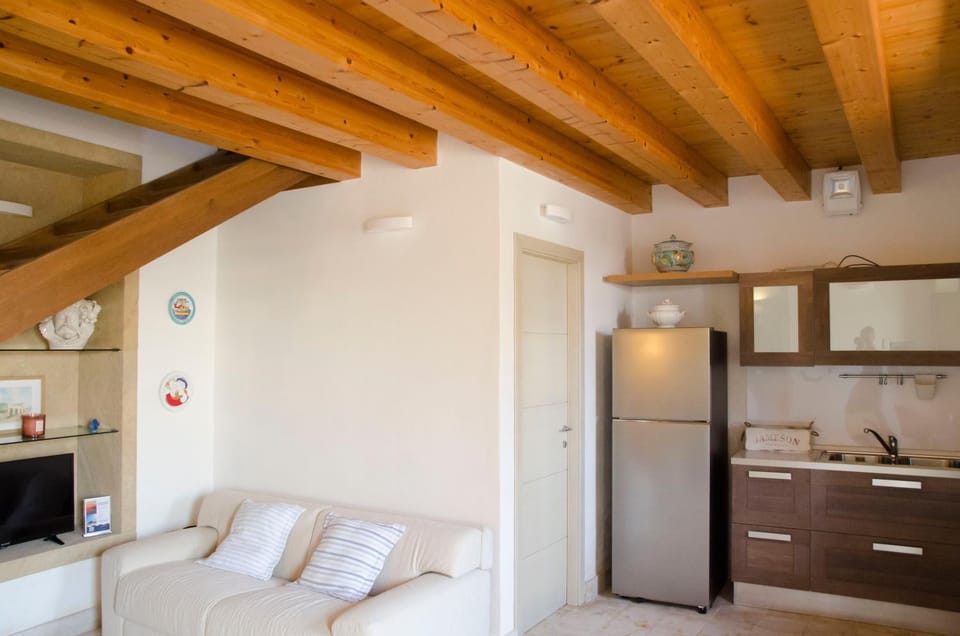 TV and multimedia, Living room, Seating area, oven
