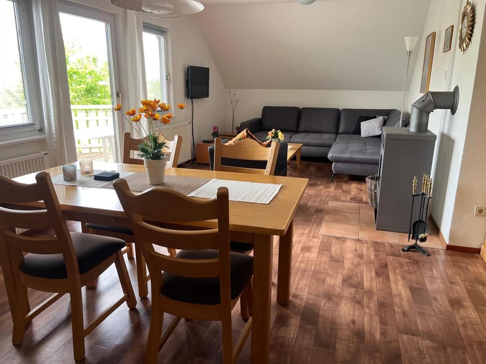 Haus Waldzeit, inclusief bedlinnen handdoeken en eindservice House in Frankenau