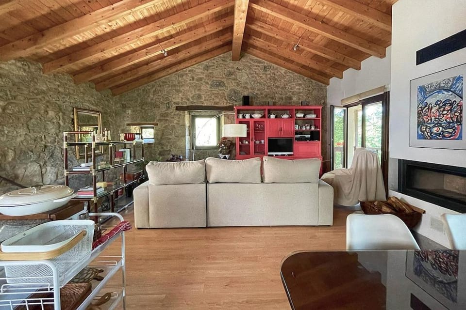 Communal lounge/ TV room, Dining area