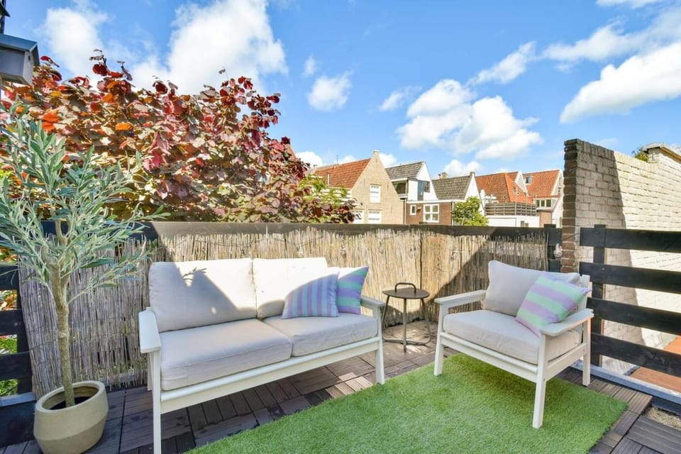 Day, Balcony/Terrace, Seating area