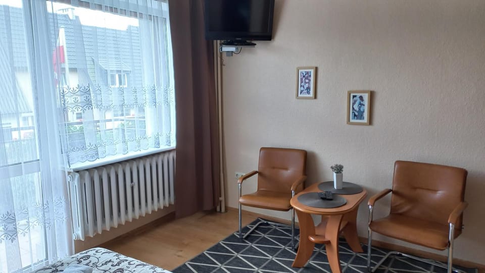 Seating area, internet