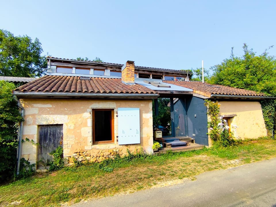 Property building, Facade/entrance, Day, Street view