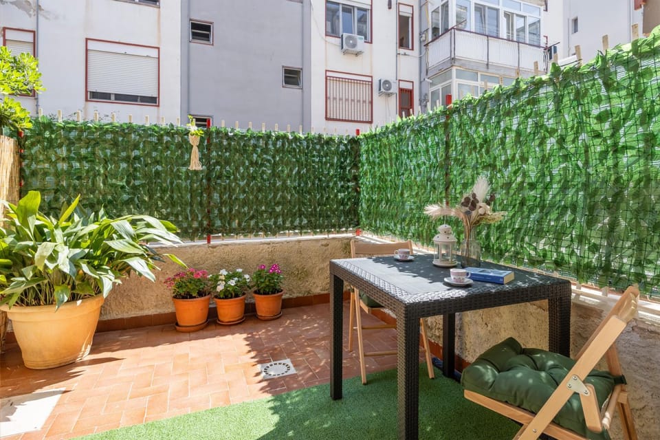 Property building, Balcony/Terrace, Living room