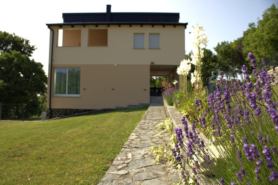 Property building, Spring, Garden, Garden view