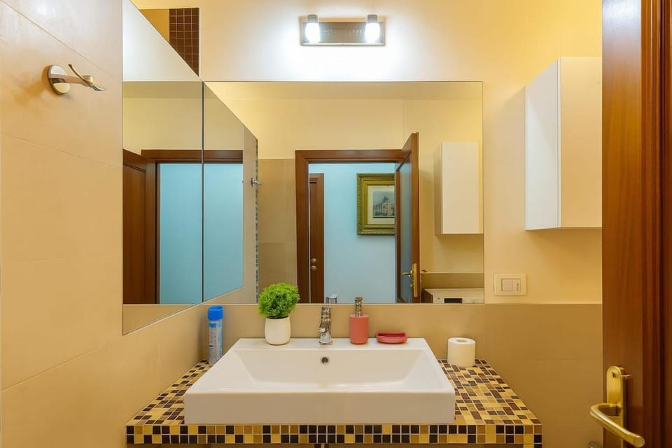 Bathroom, towels