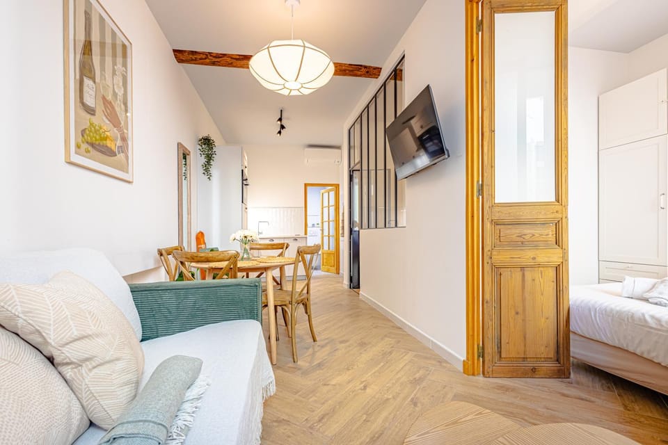 Newly Renovated Gem, Old Antibes Apartment in Antibes