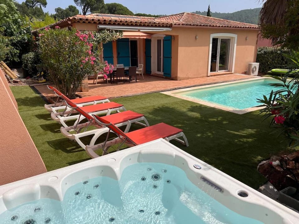 Villa de charme, heated pool and jacuzzi, 6 personnes Villa in Lorgues